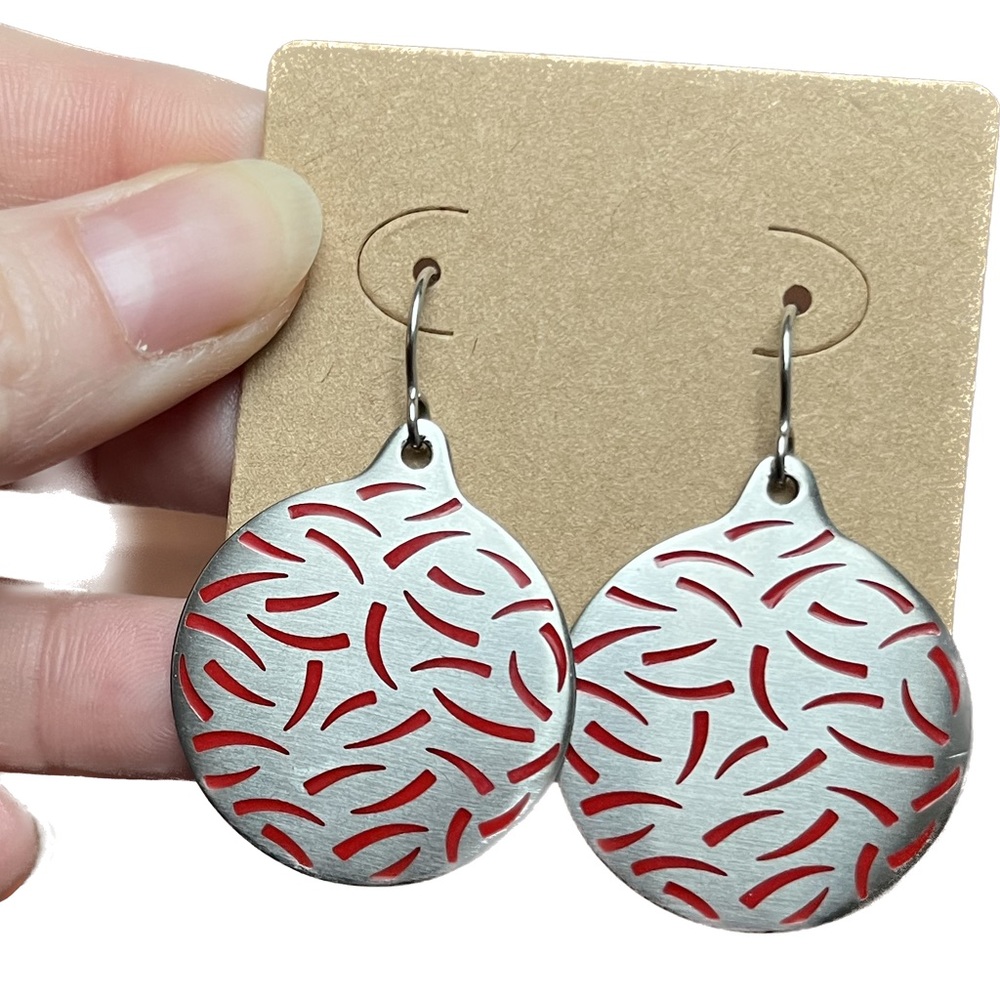 IMOOI Enameled Stainless Steel Circle Drop Earrings.